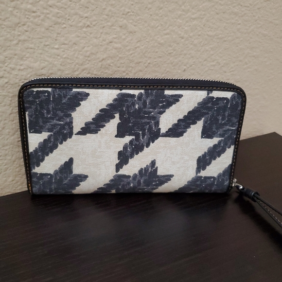 Coach Dempsey Large Wallet With Houndstooth Print - Picture 11 of 15